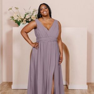 Revelry Kiera Chiffon Petite Maxi Dress Wisteria Size 4 NWT